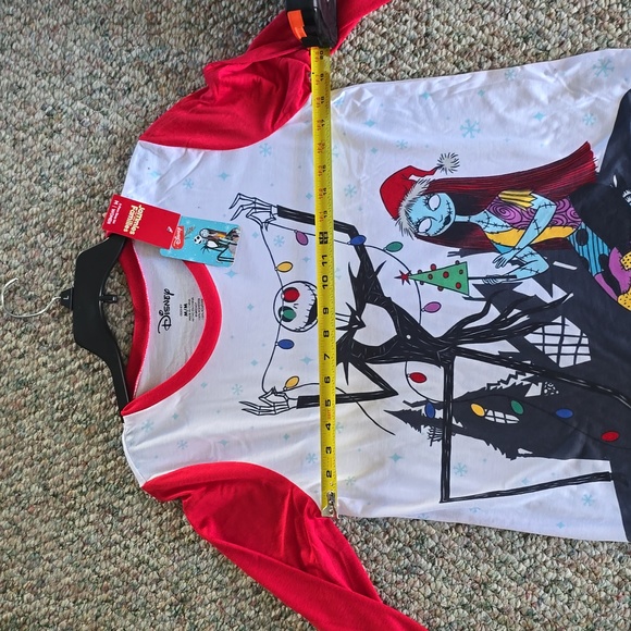 JAMMIES FOR FAMILIES WOMEN'S RED & GRAY NIGHTMARE BEFORE CHRISTMAS PJ SET 12 - Picture 11 of 14